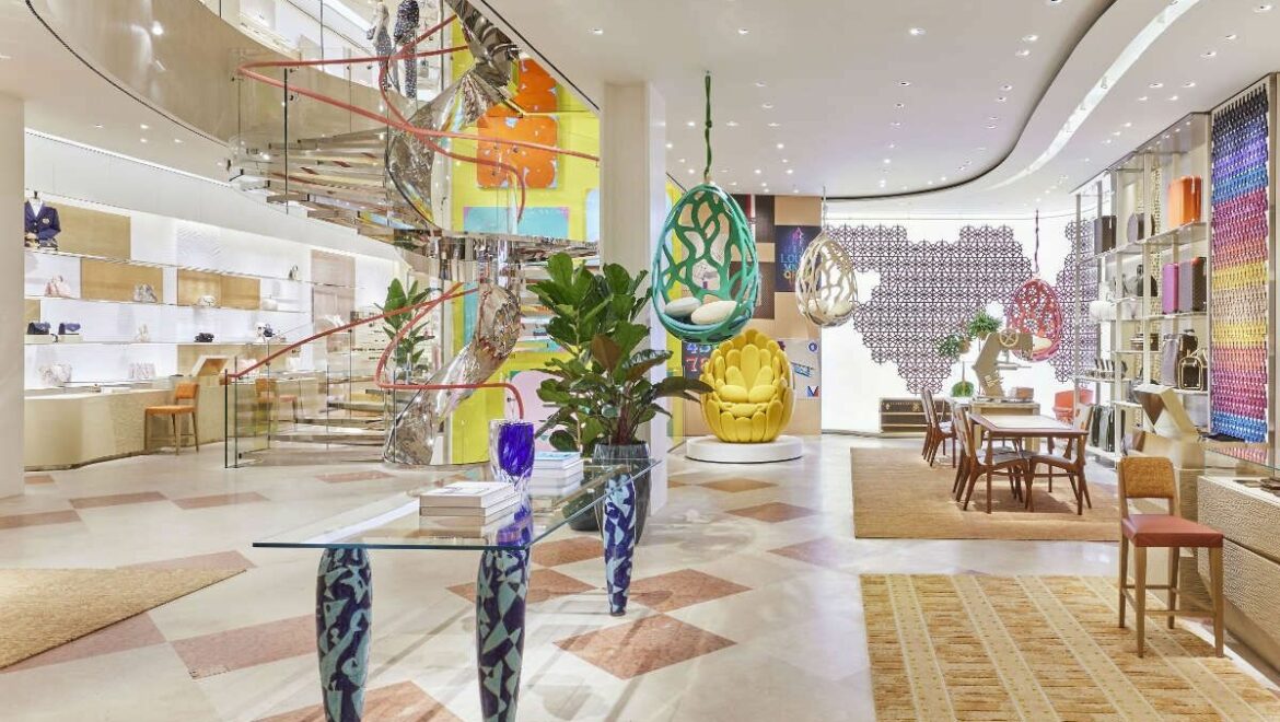 La maison de luxe du groupe LVMH, Louis Vuitton, fait sensation avec son nouveau flagship store de Vienne