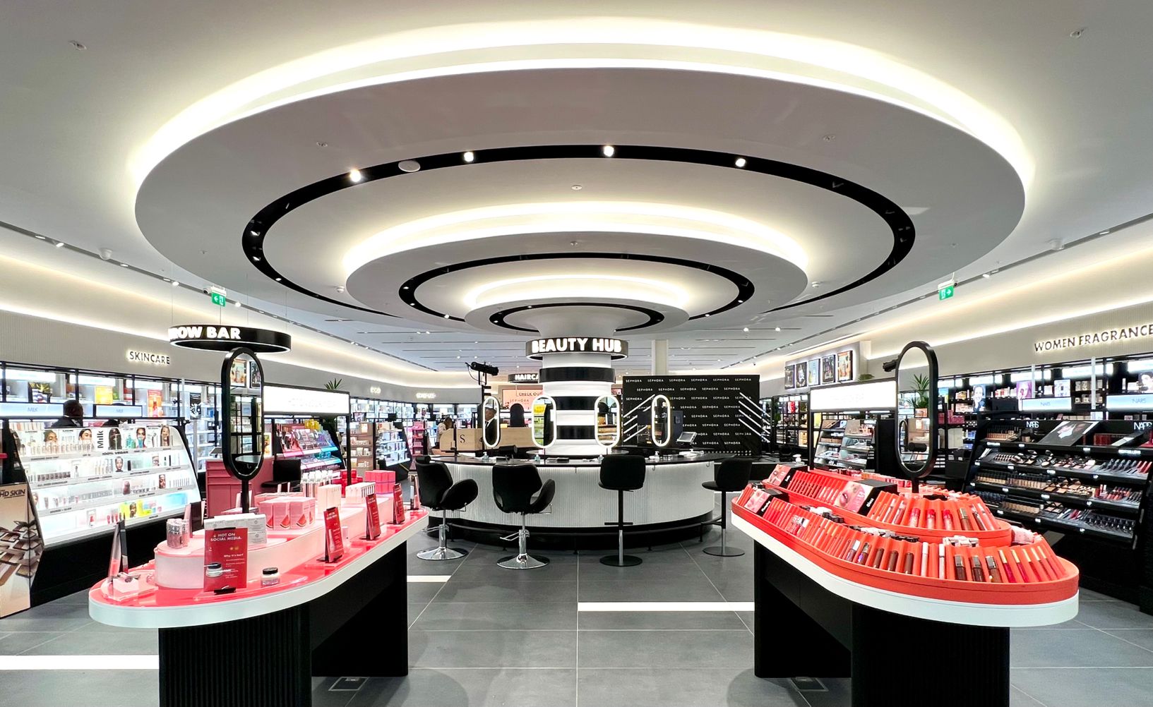 Sephora au Westfield London mall suit le mouvement en façonnant son toit - RETAIL BUZZ
