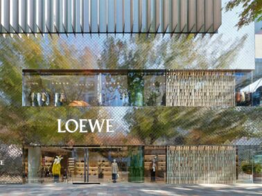La marque montante Loewe du groupe LVMH se refait une beauté à Tokyo