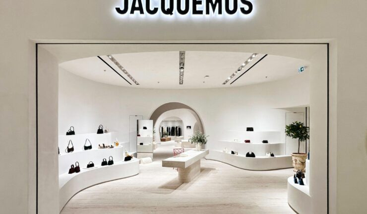 Jacquemus étend son empreinte au Moyen-Orient au Dubai Mall