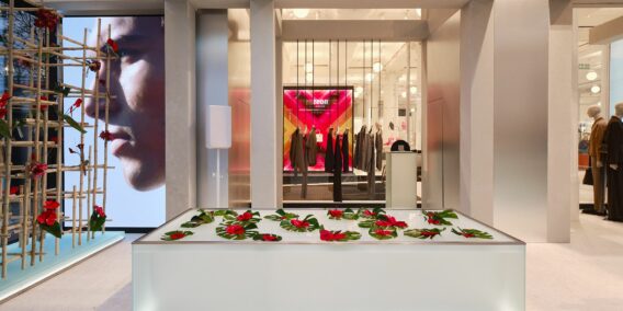 La maison de luxe italienne Emporio Armani réinvente l'expérience immersive du pop-up exclusif chez Selfridges